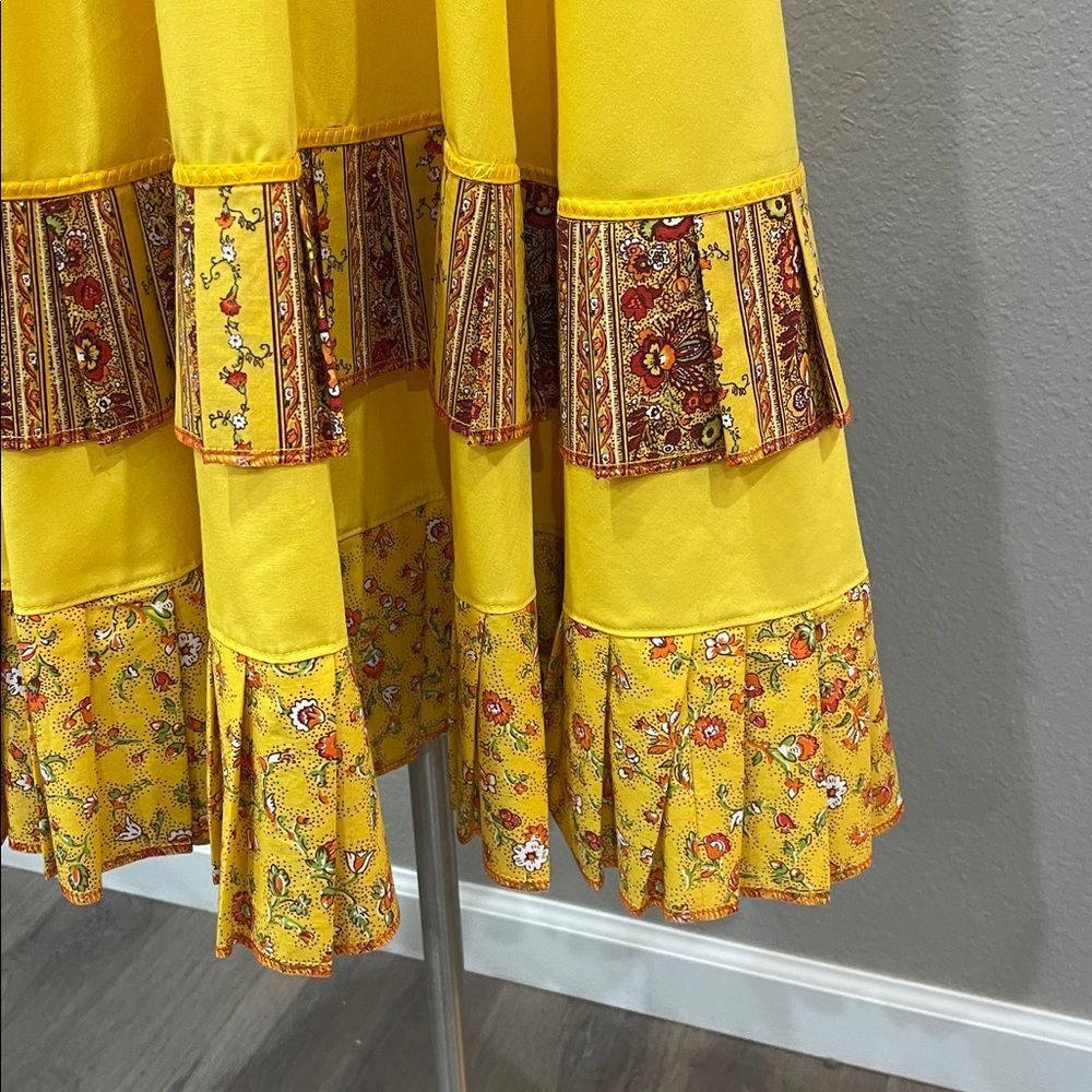 Handmade upcycled bright yellow gold full circle skirt with flounce & ruffle, M - Picture 4 of 6